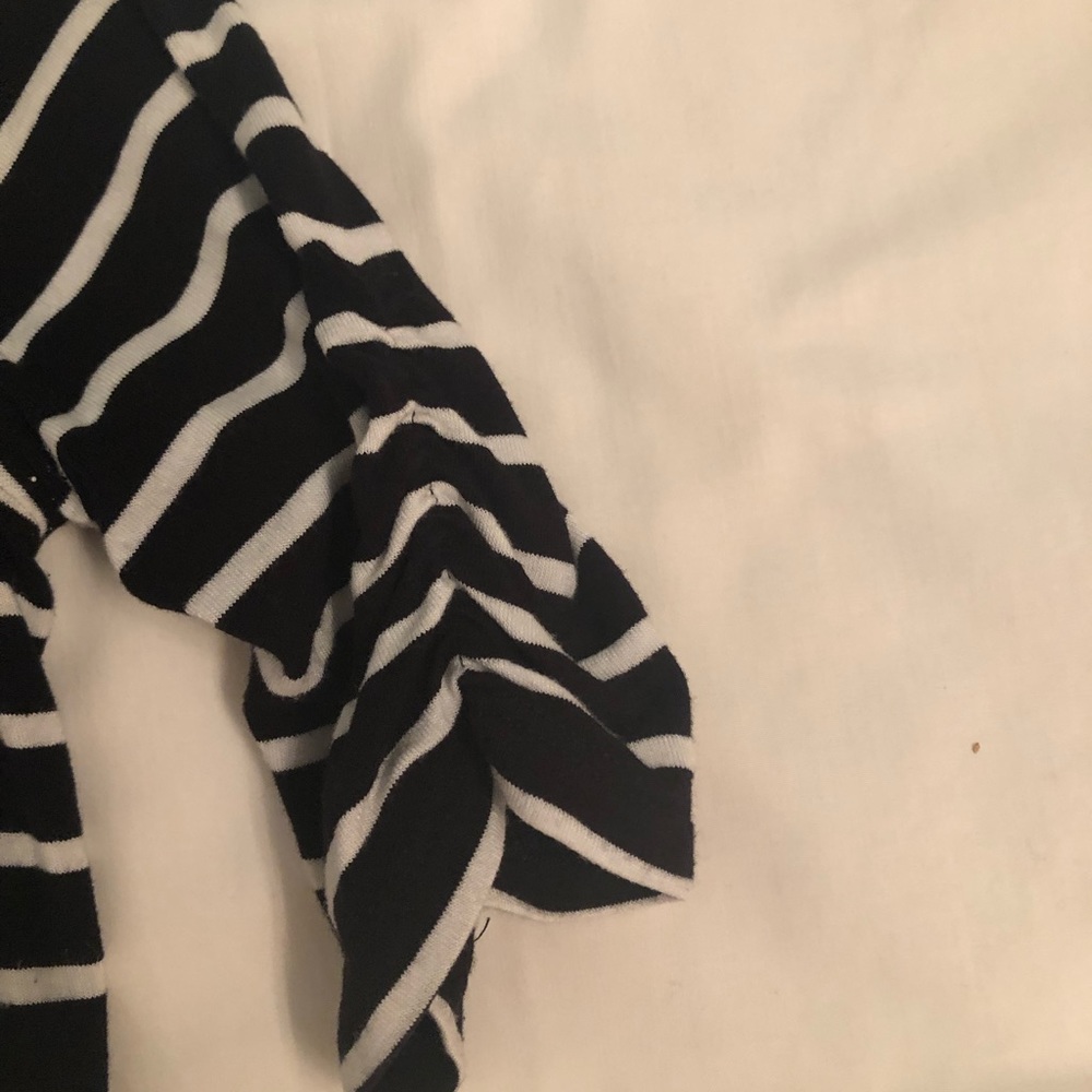 WHITE HOUSE BLACK MARKET STRIPPED TOP - Picture 3 of 5